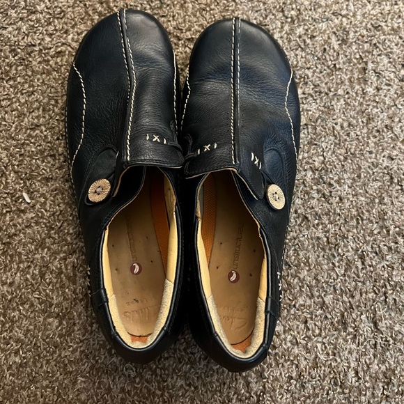 Clark’s slip on shoes - Picture 2 of 4